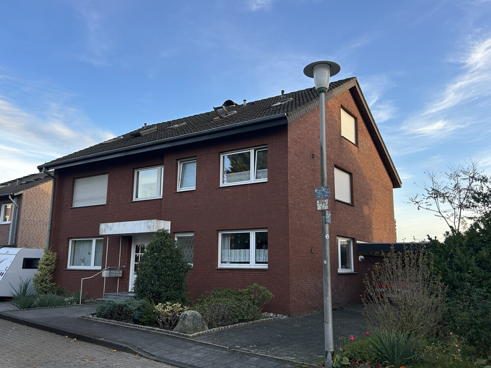 Thumbnail-Zweifamilienhaus mit freier Erdgeschosswohnung!