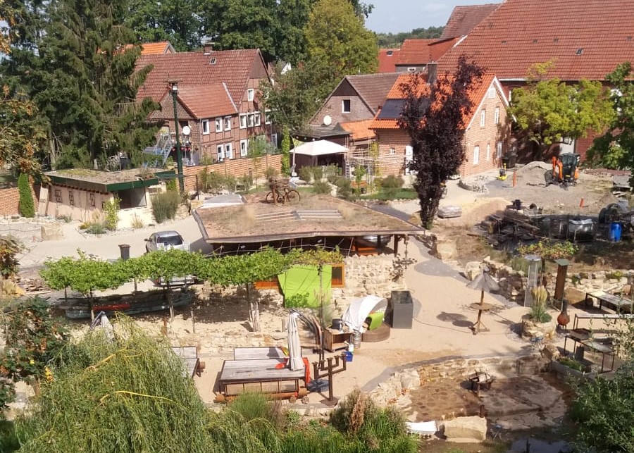 Thumbnail-Exklusiv und außergewöhnlich: Anwesen direkt am Axtbach mit Beach und Erdmännchen (-gehege)