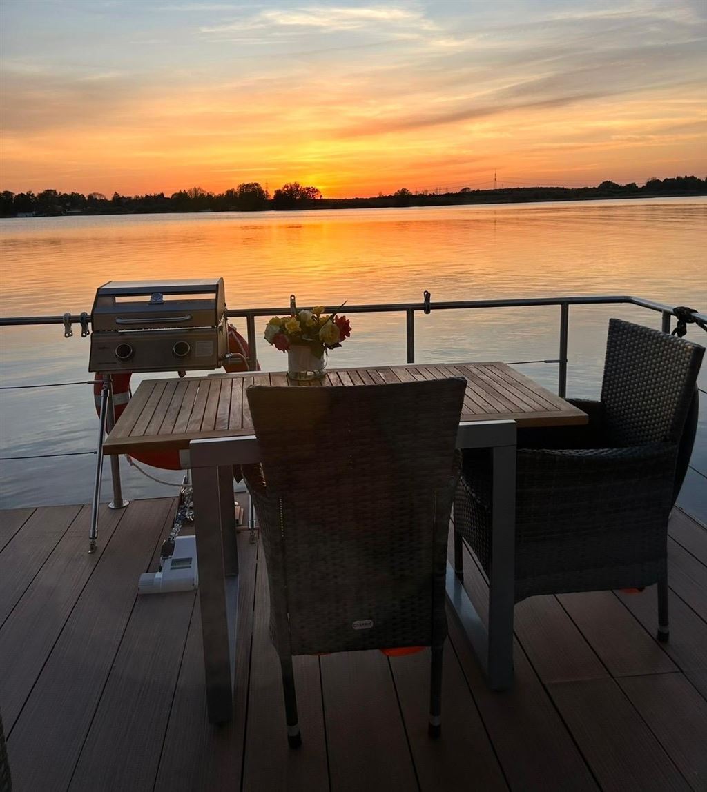 Thumbnail-Ein Zuhause, auf dem Wasser oder im Hafen, exklusives Hausboot Neubau 2023