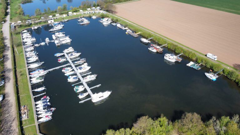 Thumbnail-Wohntraum: Exklusives Hausboot, für den hohen Anspruch, m. viel Comfort u. Ausstattung . Bj. 2023