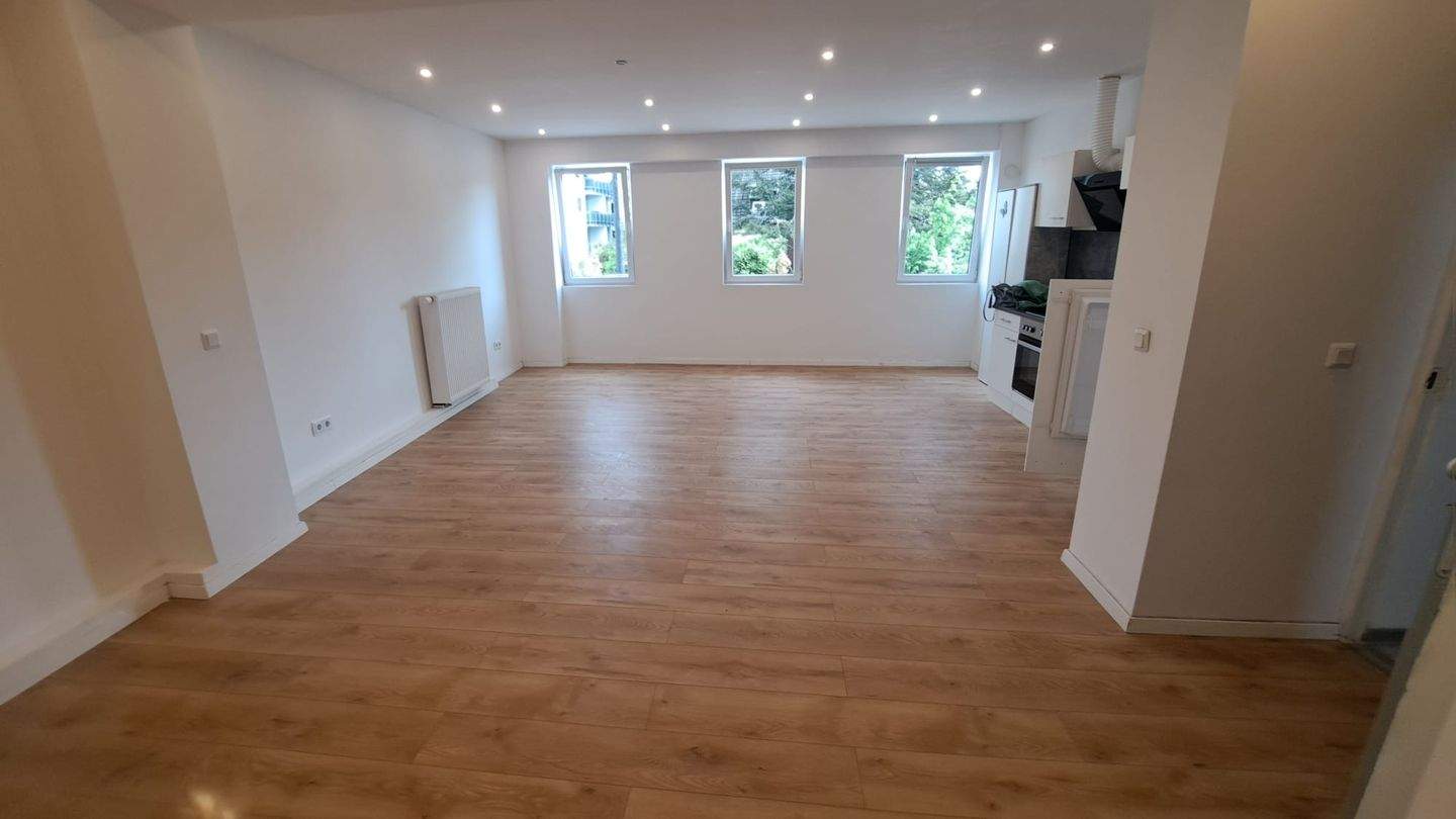 Küche und Esszimmer Wohnbereich Fensterseite EG