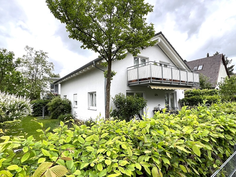 Thumbnail-Freistehendes Ein- Zweifamilienhaus auf sonnigem Gartengrundstück mit viel Potenzial in Ottobrunn