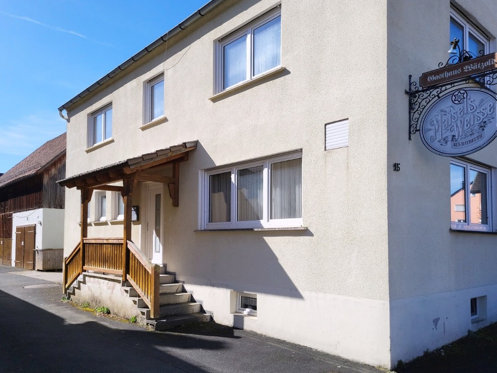 Thumbnail-Wohnhaus mit ehemaliger Gastwirtschaft und Scheune in Leups bei Pegnitz zu verkaufen.