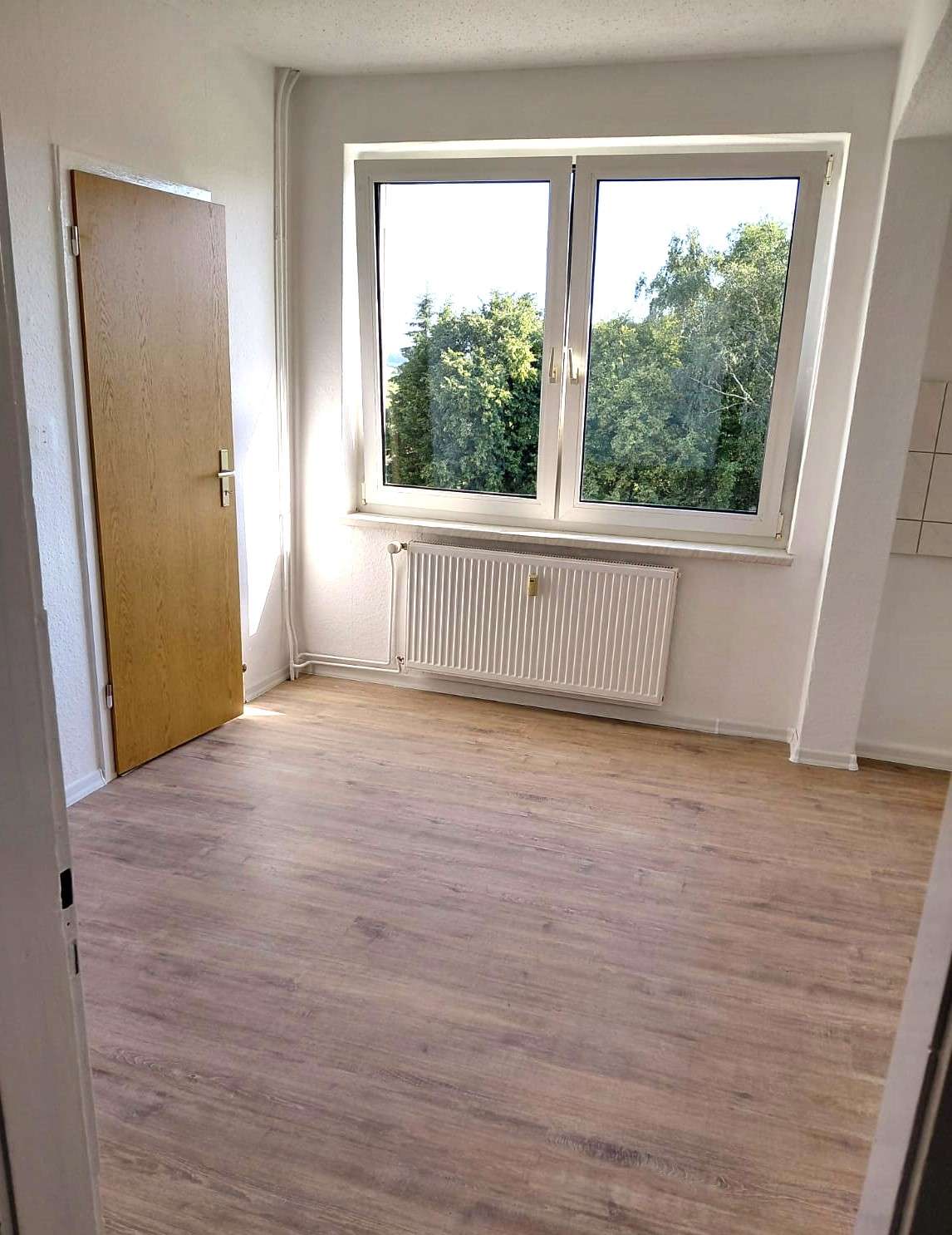 Küche mit Abstellraum