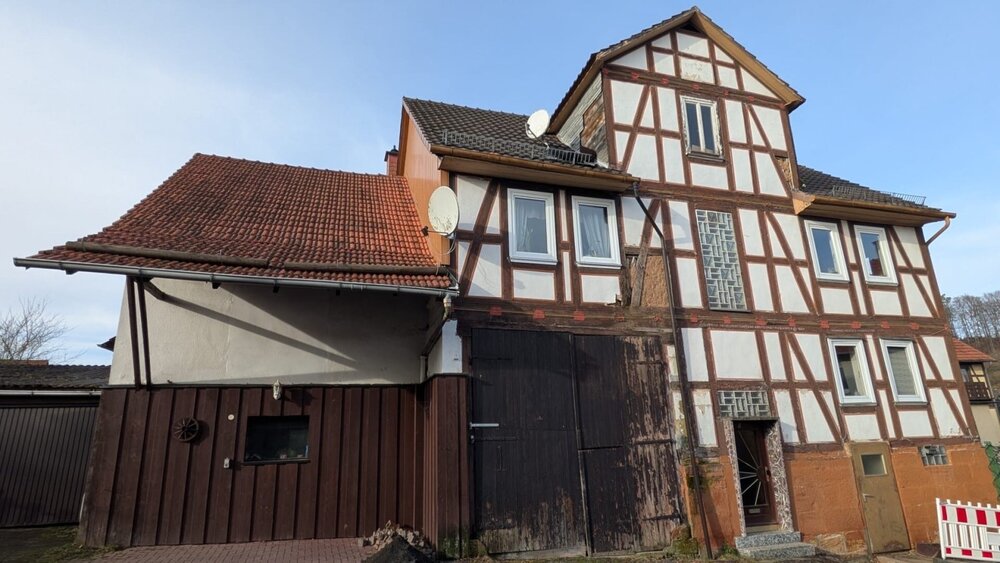 Thumbnail-Hessich Lichtenau-OT, 1-2 Fam.Hs. + Scheune