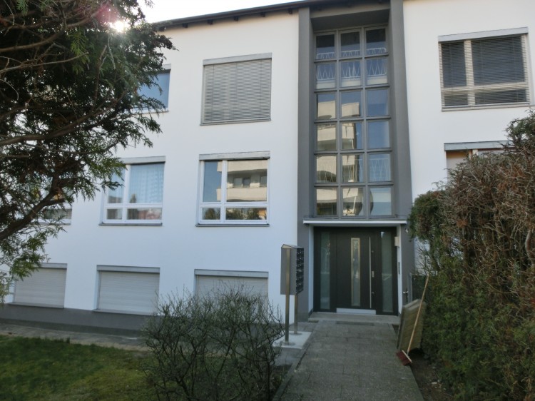 Thumbnail-N-Katzwang: Gehobene 2-Zimmer-DG-Wohnung (u.a. mit Parkett, Granit, hell usw.) Top! von Privat