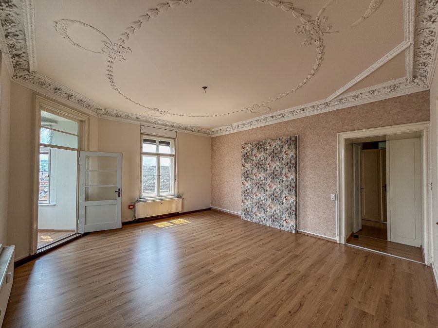 Thumbnail-Großzügige 4 Zimmer Wohnung mit 185 qm