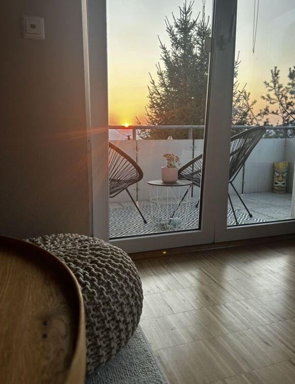 Thumbnail-Sonnige 3,5 Zi, Balkon, Küche, Diele, Bad, Gäste Bad. HWR. EGre