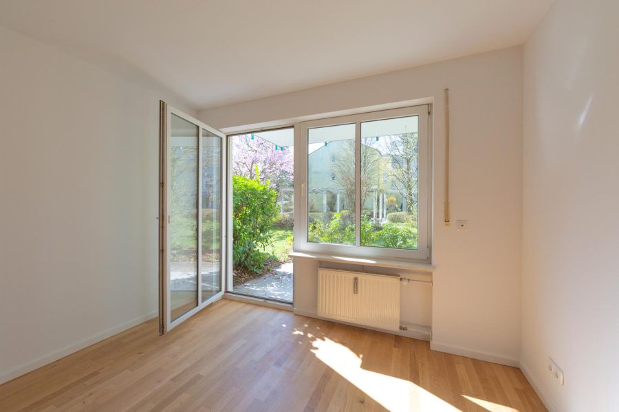 Thumbnail-Provisionsfrei* ezugsfreie, kernsanierte 2-Zimmer-Wohnung mit eigenem Garten in Schwabing-Freimann