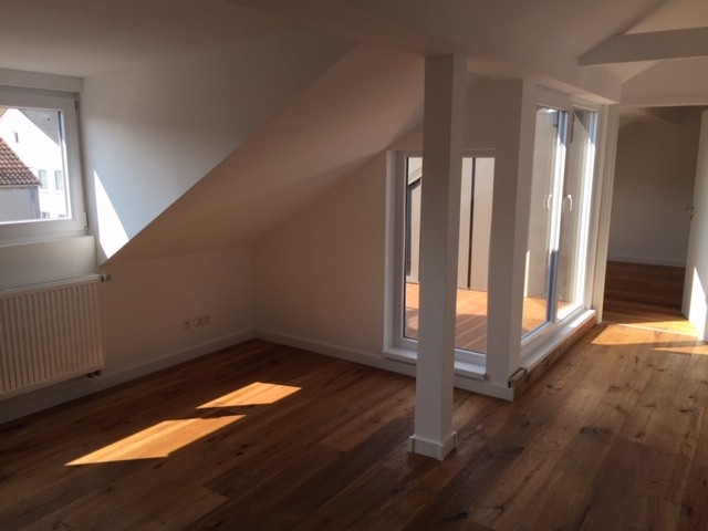 Wohnzimmer mit exklusviver Landhausdiele in Eiche