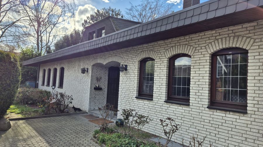 Thumbnail-Provisionsfrei* Großer Winkelbungalow auf großzügigem Grundstück