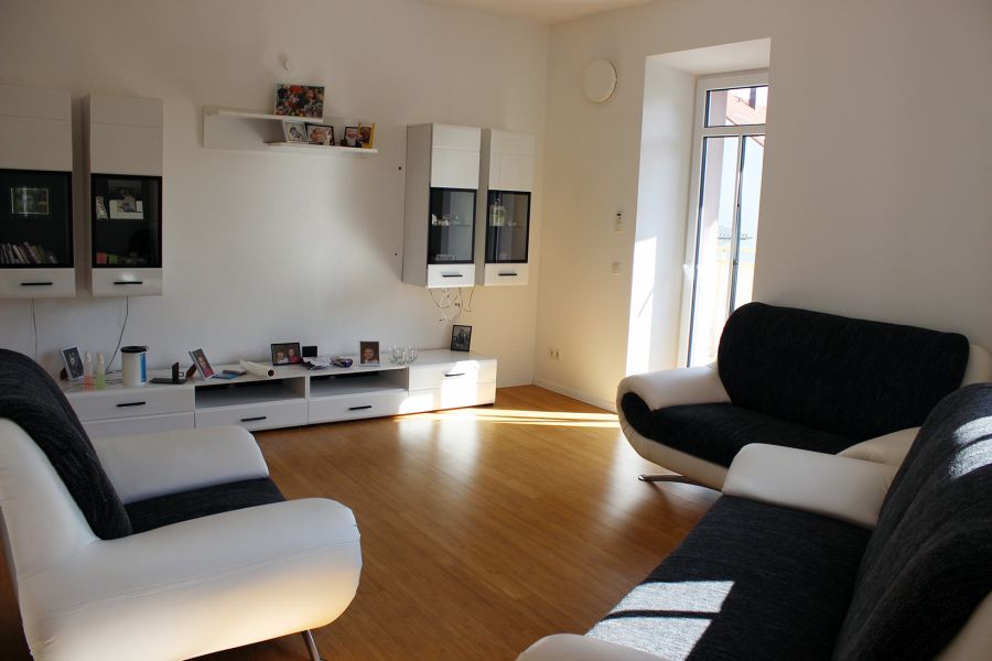 Thumbnail-3-Zimmer Altbau Loft Wohnung am Lech: 63 qm, kernsaniert, 2 Balkone, Parkett, Küche, ruhig, nähe KUKA, provisionsfrei