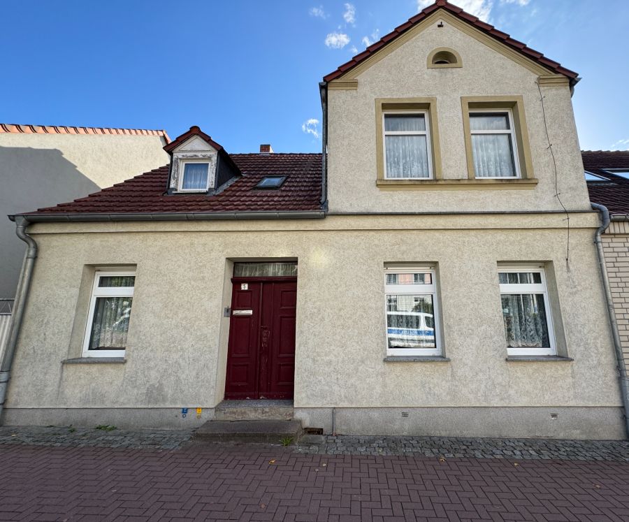 Thumbnail-Provisionsfrei* Doppelhaushälfte mit Potenzial in Perleberg - zentral & ruhig gelegen