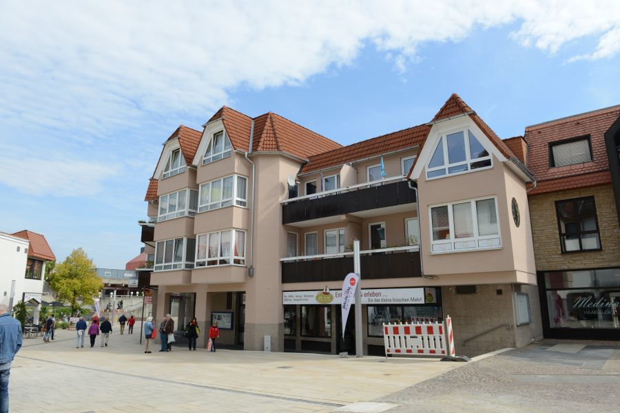 Thumbnail-Provisionsfrei* Attraktive Kapitalanlage im Stadtzentrum von Baunatal: 8 Wohn- und 2 Gewerbe-Einheiten + Tiefgarage, Nettomiete -116 TJahr