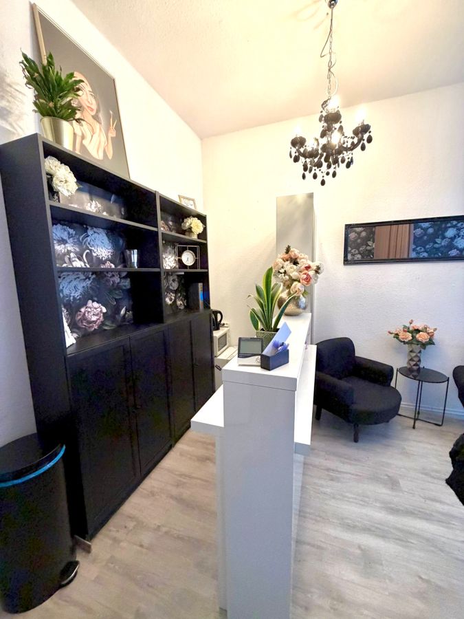 Thumbnail-Kosmetik Büro Ladenlokal Agentur Praxis in Essen-Borbeck, 25 qm, hell und freundlich renoviert