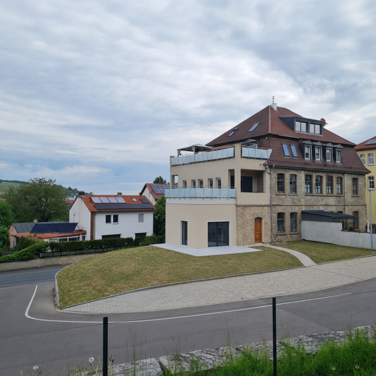 Thumbnail-Blick ins Grüne - zentrale Wohnung 3-Zi + Wohnküche mit Garten