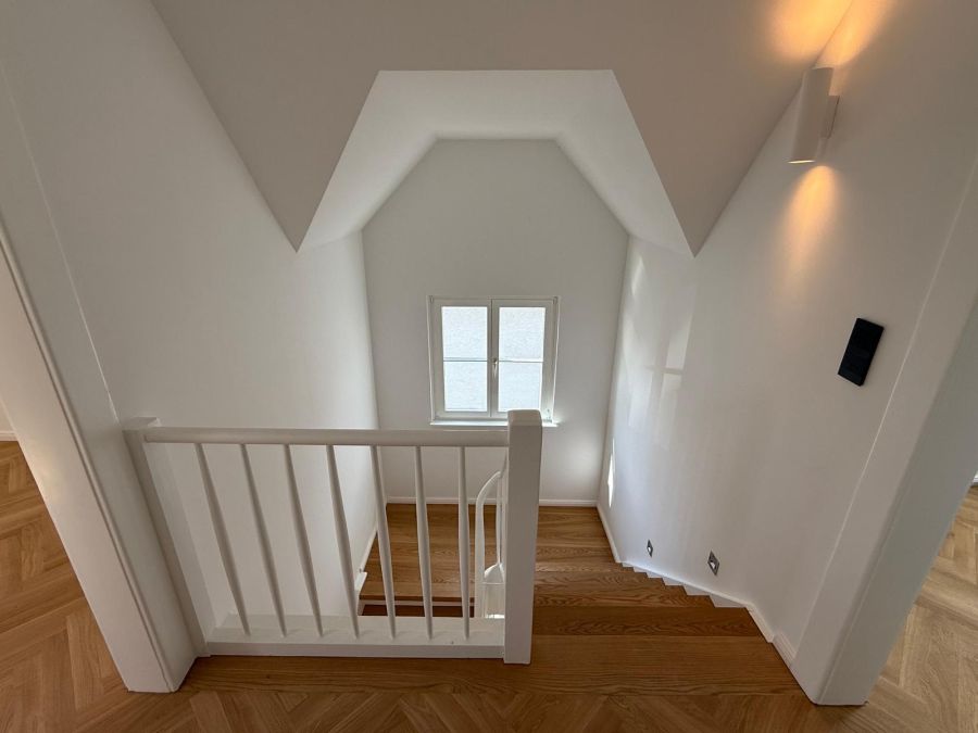Thumbnail-Mehrfamilienhaus oder für 1 Familie: Stilaltbau-Villa komplett-saniert mit Garten, Hof und Stall