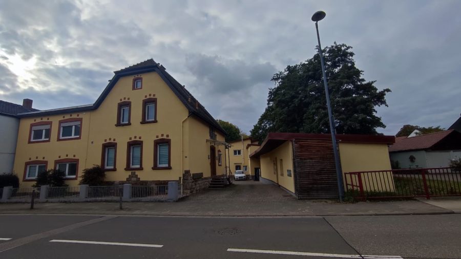 Thumbnail-Provisionsfrei* Gepflegtes Mehrfamilienhaus - 8 Wohneinheiten zwischen Bad Bergzabern und Landau