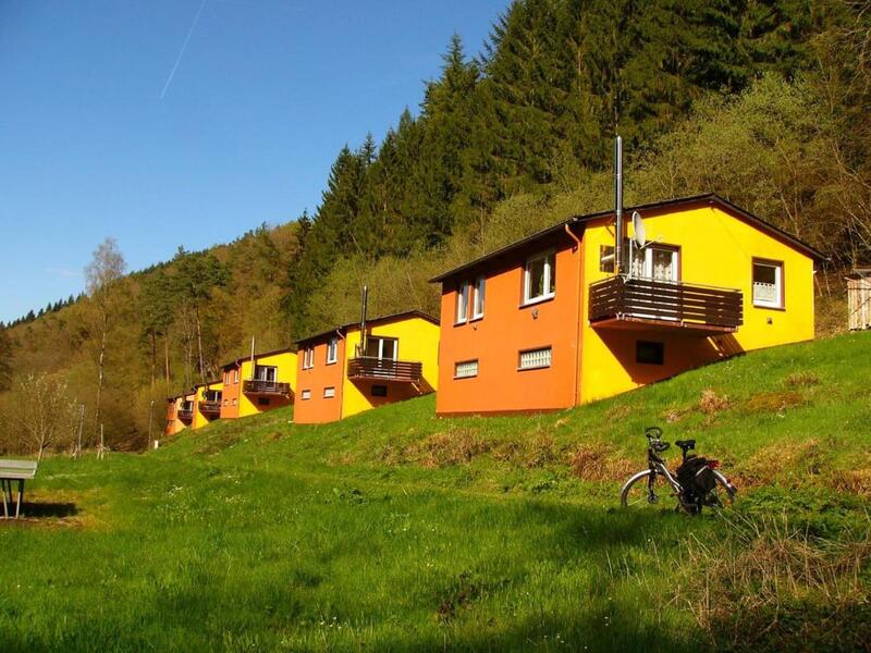 Idyllisches Waldtal