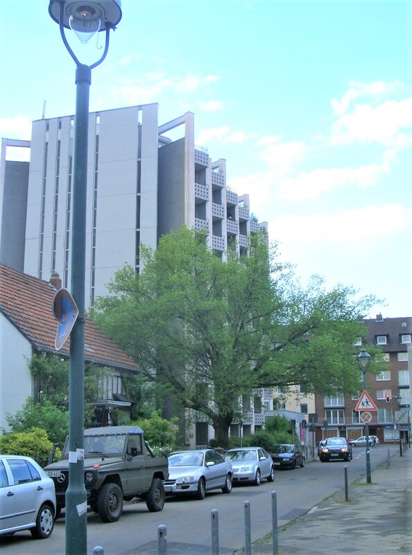 Straßen-Ansicht