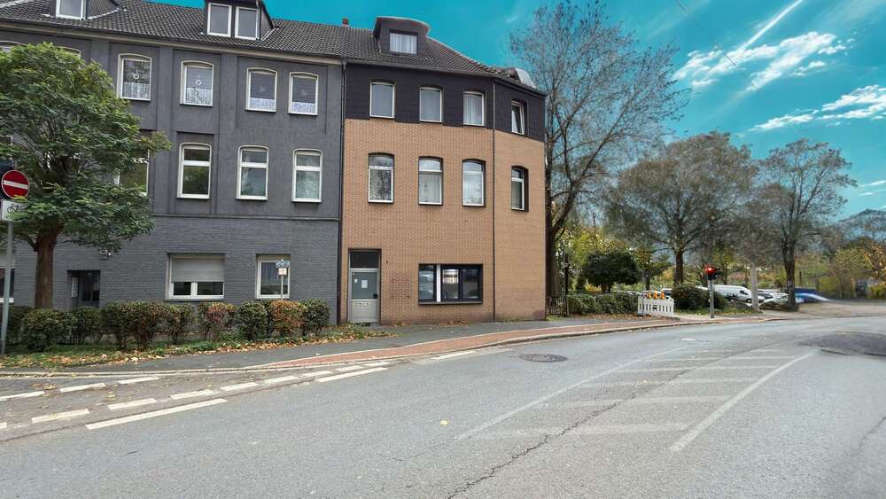 Thumbnail-Modernisiertes 3-Parteienhaus mit Maisonette und Gartenanteil nahe Centro