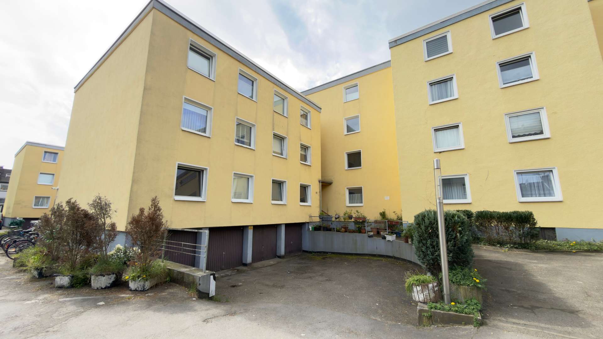 Thumbnail-Gepflegte 3,5-Zimmer-Wohnung mit Balkon in Essen-Altenessen-Süd – ideal als Kapitalanlage
