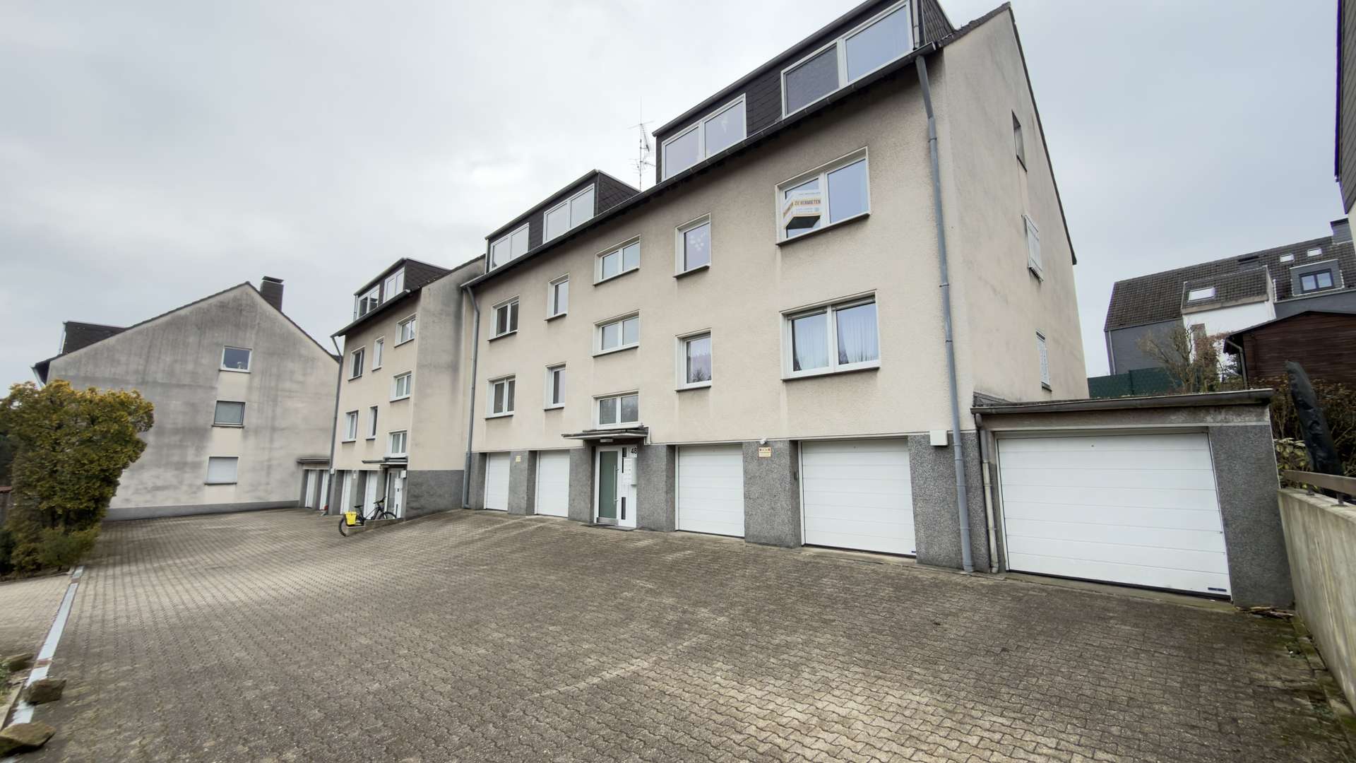 Thumbnail-Wohnen in Essens Bestlage: 3,5 Zimmer mit 95 m², Balkon & Garage nahe Baldeneysee