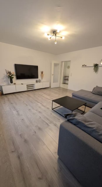 Thumbnail-Großzügige 4-Zimmer-Wohnung mit 72 m²