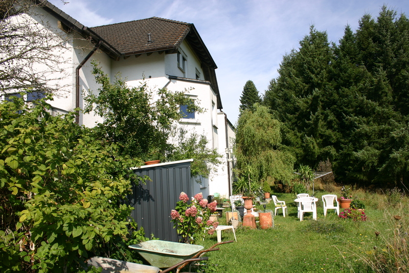 Thumbnail-Freistehende Immobilie mit Einliegerwohnung und unverbaubarer Aussicht