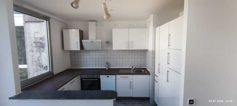 Thumbnail-Großzügige 3,5-Zimmer-Wohnung mit großem Balkon und Gemeinschaftspool in Schwabing