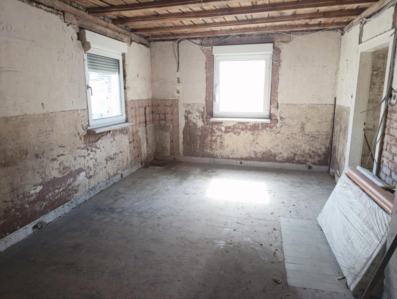 Thumbnail-ObjNr:19689 - Haus im Rohbauzustand in giuter Lage von Hauenstein