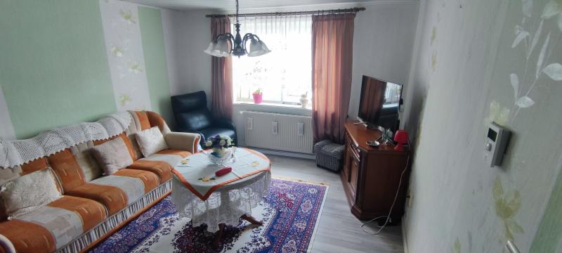 Thumbnail-ObjNr:19734 - freistehendes Einfamilienhaus mit kleinem Nebengebäude und urigem Innenhof