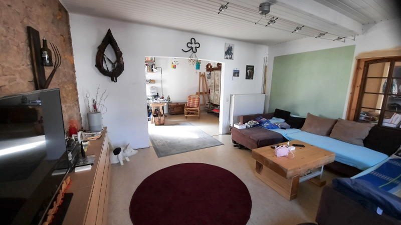 Thumbnail-ObjNr:19639 - Vollsanierter ehemaliger Bauernhof mit Nebengebäuden, Ställen und großem Garte