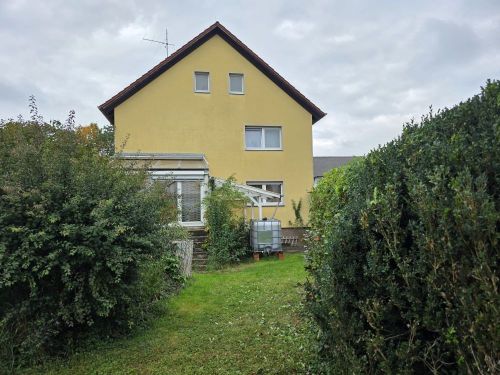 Thumbnail-3-Familien-Haus in 97534 Waigolshausen (ID 10034)