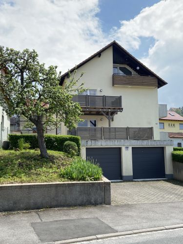 Thumbnail-Schicke 4-Zimmer-Wohnung mit Balkon, Terrasse und Garten in 97616 Bad NeustadtSaale, Stadtteil Herschfeld (ID 1452)