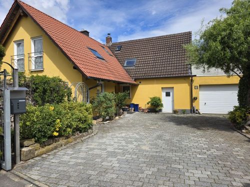 Thumbnail-Einfamilienhaus mit Garten und Doppelgarage in 97539 Wonfurt (ID 10681)