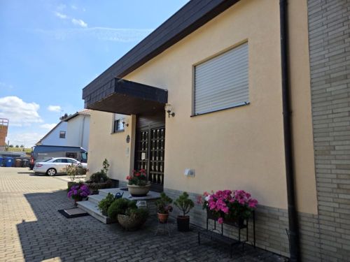 Thumbnail-Firmensitz Kapitalanlage Anwesen + große Lagerhalle + große Außenhalle, Garagen, in 97723 Oberthulba-Schlimpfhof (ID 10575)