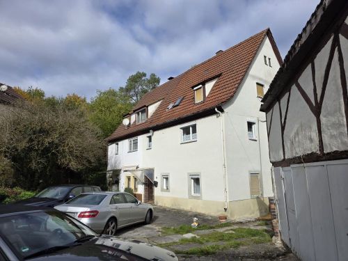 Thumbnail-Einfamilienhaus mit grüner Oase, Gärten, Garagentrakt und Scheune in 97453 Schonungen-Hausen (ID 10609)