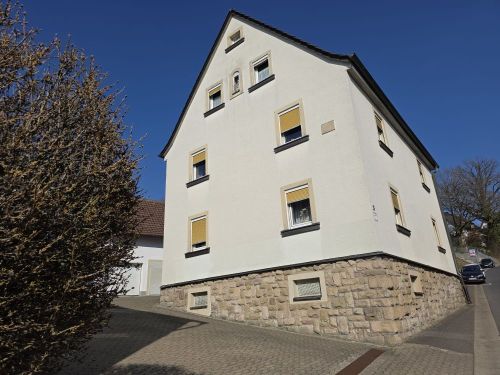 Thumbnail-2-Familienhaus mit schönem Garten in 97456 Dittelbrunn-Hambach (ID 10632)