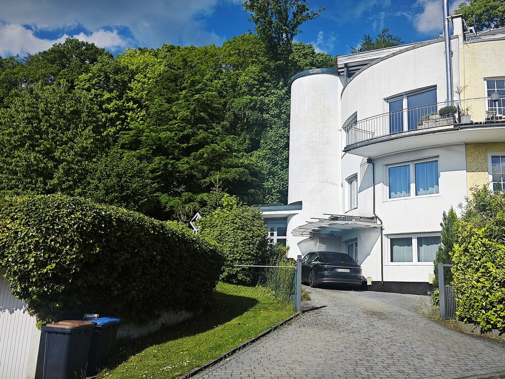 Thumbnail-Glashütten: Einzigartiges Architektenhaus am Sonnenhang mit beeindruckendem Fernblick.