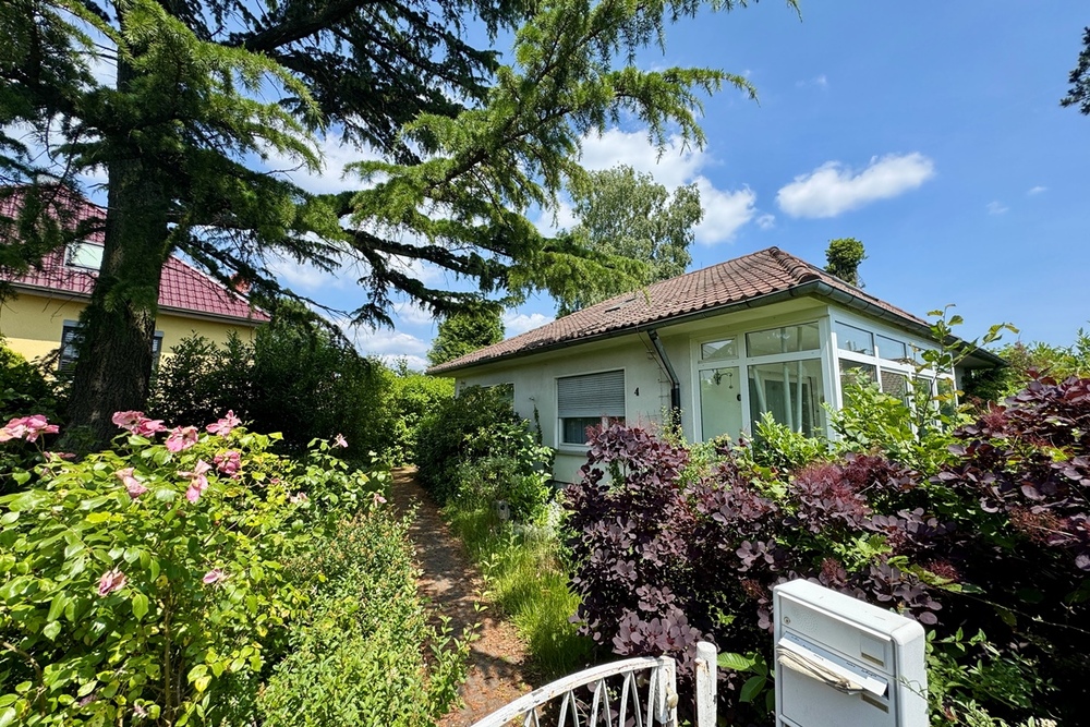 Thumbnail-Oberursel - Oberstedten: Großzügiges Grundstück mit Altbestand!