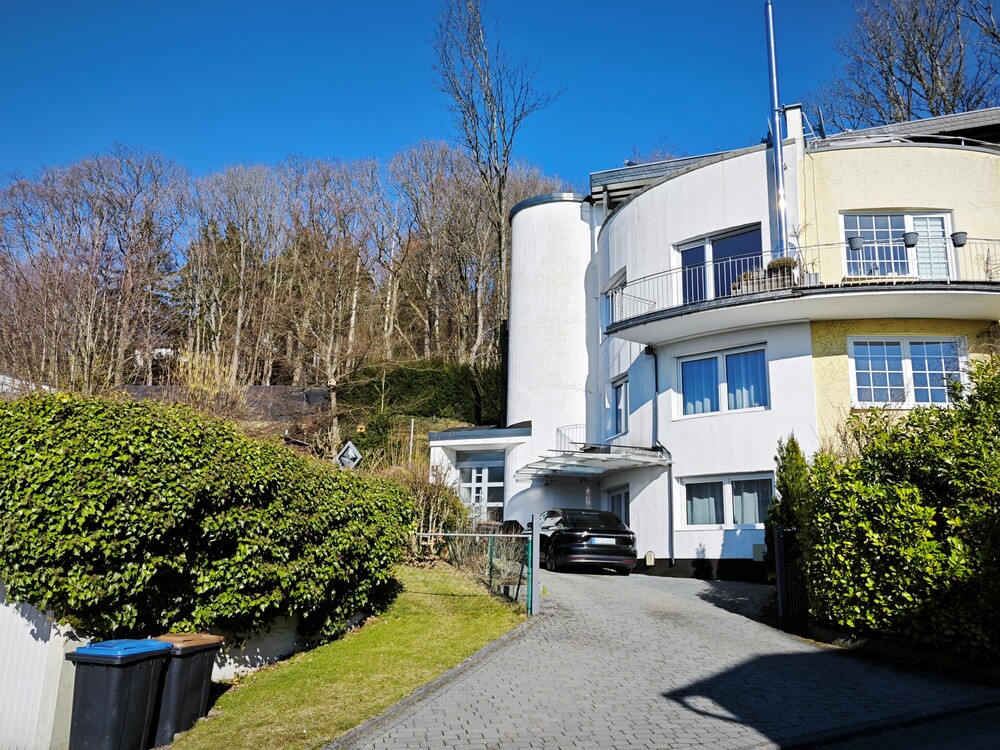 Thumbnail-Glashütten: Einzigartiges Architektenhaus am Sonnenhang mit beeindruckendem Fernblick.