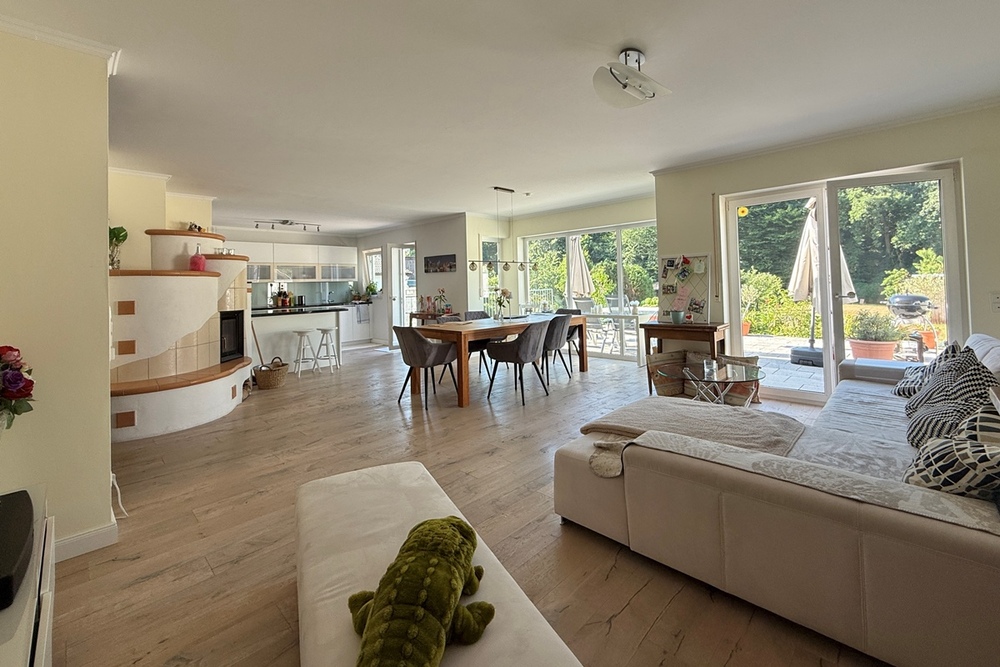 Thumbnail-Neu-Isenburg-Buchenbusch: Toplage am Bebauungsrand! Mehrgenerationenhaus mit Traumgrundstück!