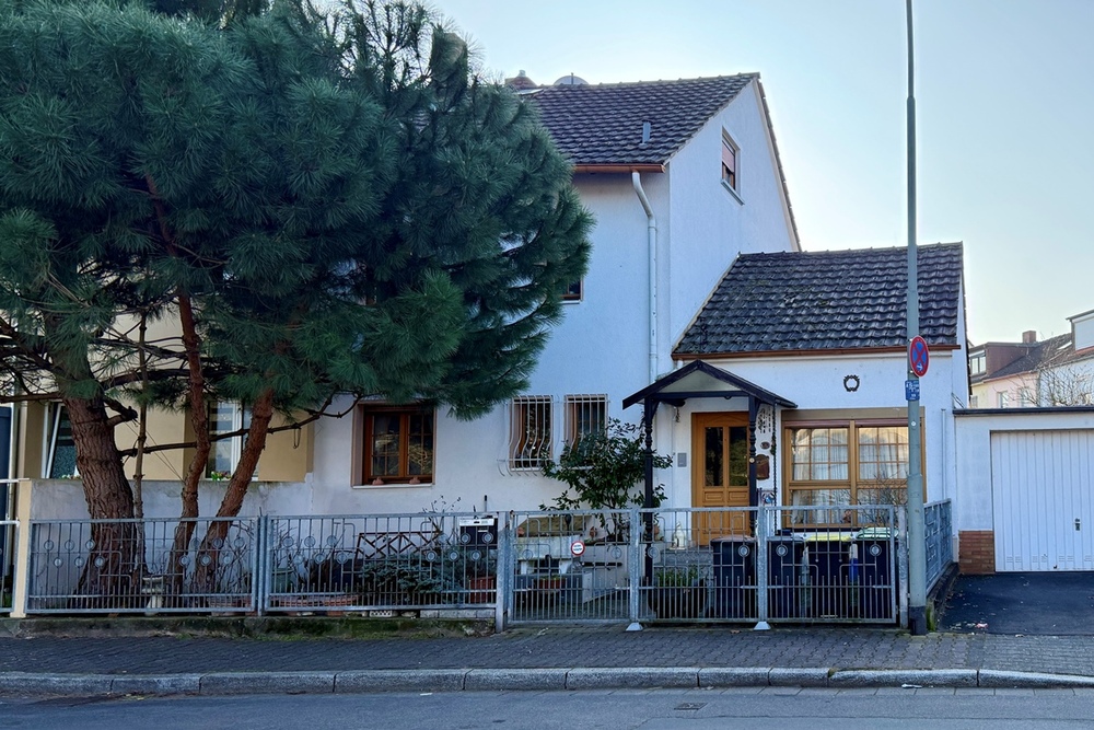 Thumbnail-Frankfurt-Griesheim: Große Doppelhaushälfte in gesuchter Lage!