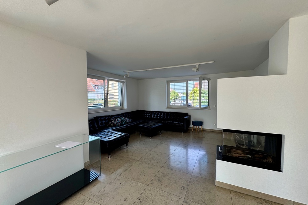 Thumbnail-Bad Homburg - Ober-Erlenbach: Exklusives freistehendes Einfamilienhaus in kinderfreundlicher Lage!