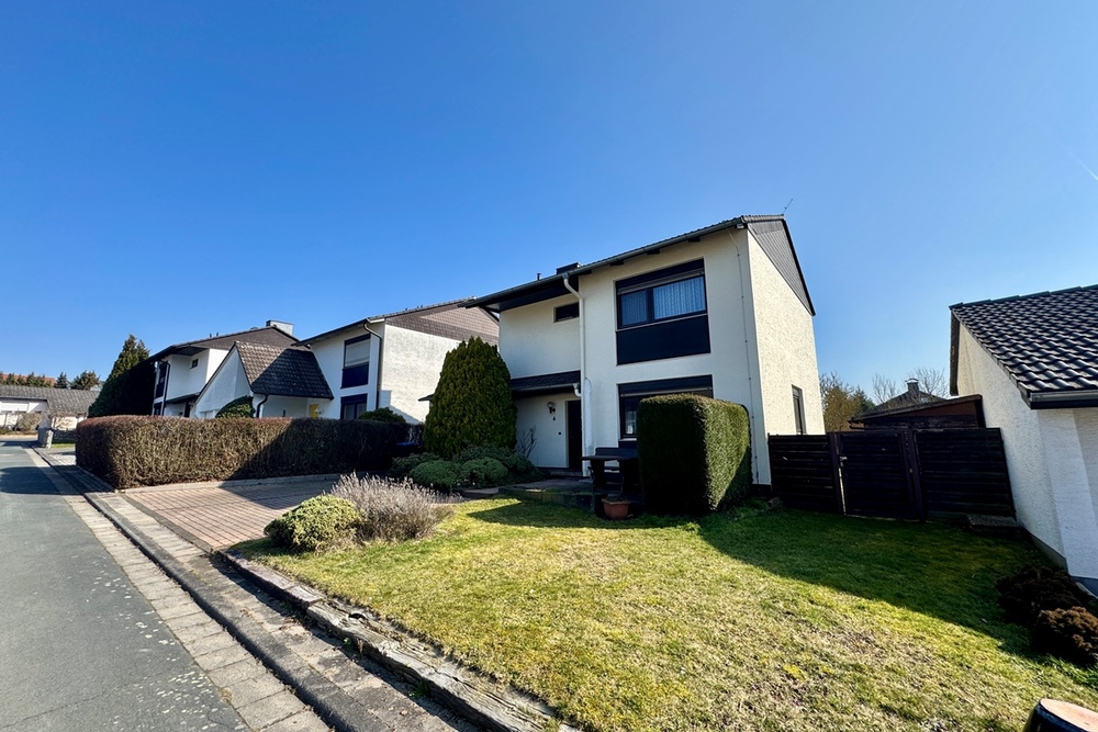 Thumbnail-Wehrheim: Ideales Einfamilienhaus in kinderfreundlicher Lage mit viel Platz für die Familie!