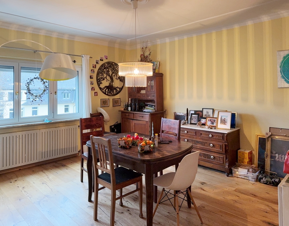 Thumbnail-Frankfurt-Dornbusch: Schöne 4,5 Zimmerwohnung mit Balkon in beliebter Wohnlage!