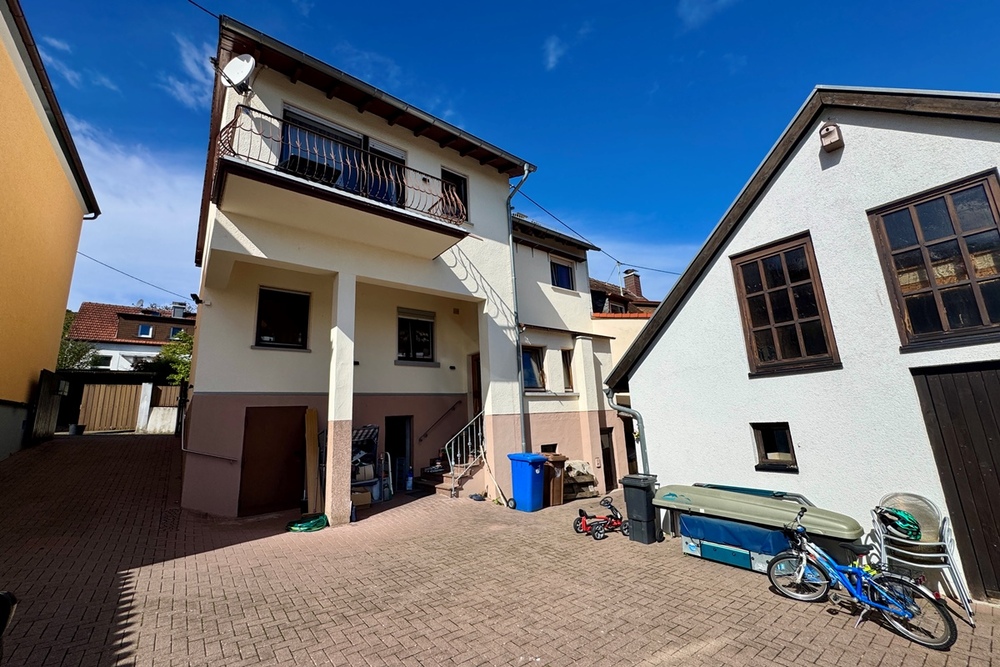 Thumbnail-Kelkheim - Ruppertshain: Kapitalanlage! Vermietetes Einfamilienhaus in Ruhelage!