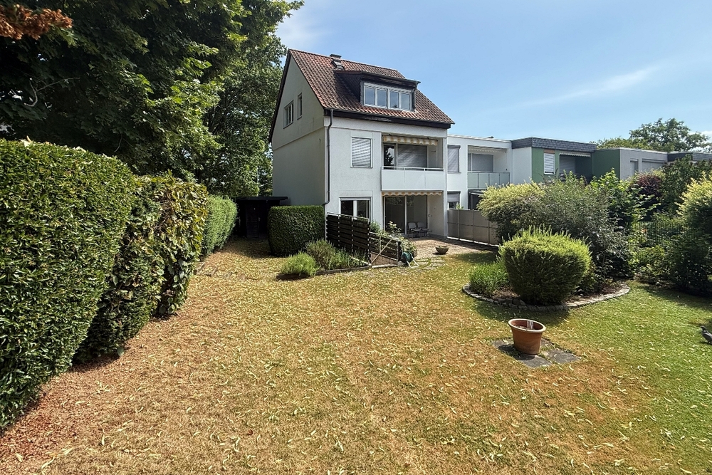 Thumbnail-Schwalbach: Reihenendhaus mit viel Platz und großem Garten für Ihre Familie