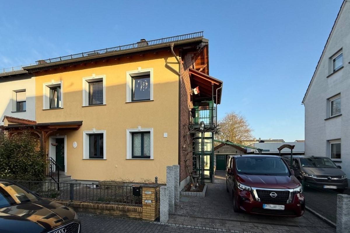 Thumbnail-Flörsheim: Sie suchen das besondere Wohnflair? Ein toller Familienwohnsitz mit Aufzug